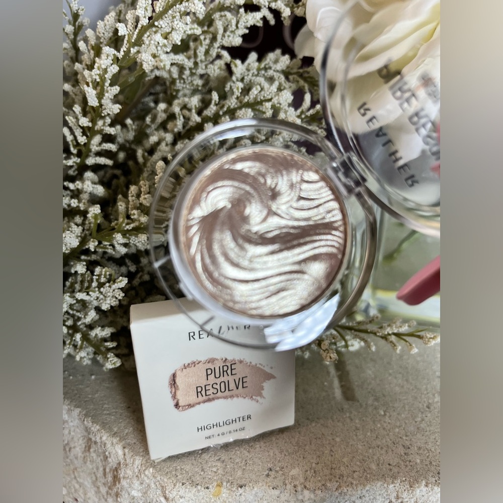 NIB - REALHER - Highlighter - Pure Resolve